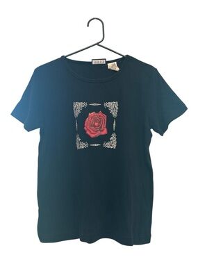 Vintage Y2K Era Erika & Co. Black Tee with Red Rose Grunge/Goth Graphic Large